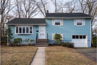140 Locust Dr, Maywood, NJ 07607-2117