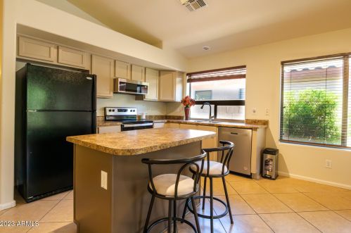 29223 22nd Ln, Phoenix, AZ 85085-5712