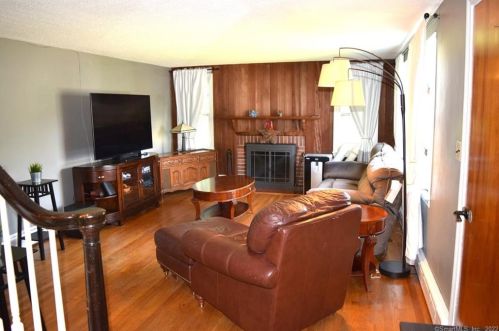 90 Moody St, Bristol, CT 06010-4440