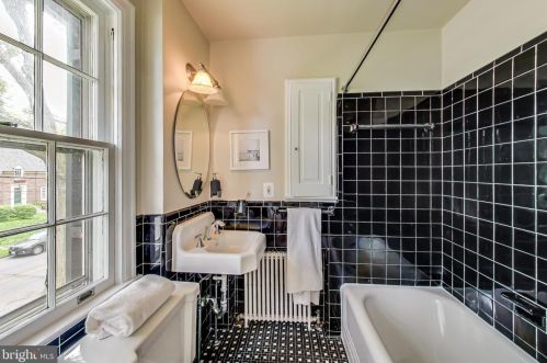 4216 46th St, Washington DC 20016-2472 exterior