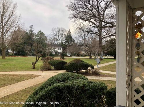 86 Manor Dr, Tinton Falls NJ  07701-2568 exterior