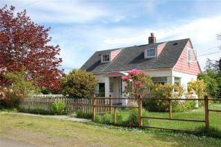 1110 45th Pl, Seaview WA  98644-2058 exterior