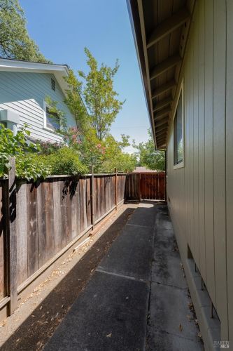 1014 Perkins St, Ukiah CA  95482-4623 exterior