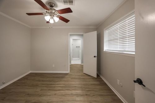 2503 46, Galveston TX  77551-5702 exterior