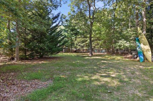 30 8th St, East Hampton, NY 11937-4135