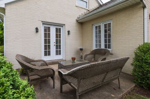 24 Greenbriar Ave, Covington KY  41017-2752 exterior