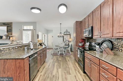 6012 Abernethy Ln, Gainesville VA 20155-4505 exterior