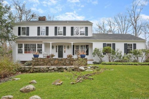 190 Briscoe Rd, New Canaan CT  06840-2303 exterior