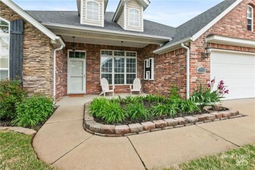 5082 Chimon Way, Fayetteville, AR 72704-6959