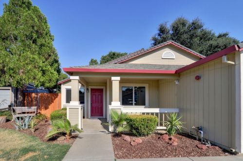 264 Cole Ct, Woodland, CA 95695-2894