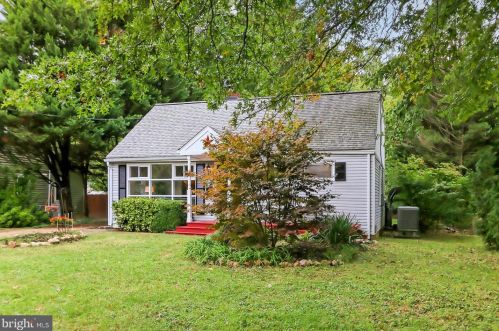6668 Barrett Rd, Falls Church, VA 22042-4229