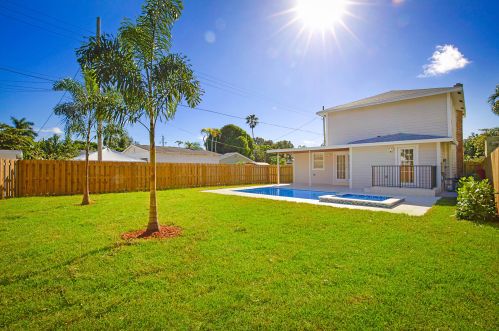 411 33rd St, West Palm Beach FL  33404-3037 exterior