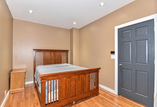 922 75th St, Milwaukee WI 53214-3016 exterior