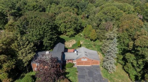 250 Mile Creek Rd, Lyme, CT 06371-1813