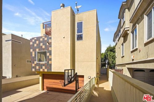 315 Anita St, Redondo Beach CA  90278-4748 exterior