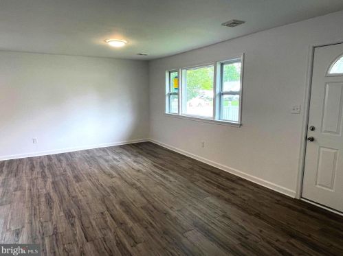 124 Hannold Blvd, West Deptford NJ  08096-1815 exterior