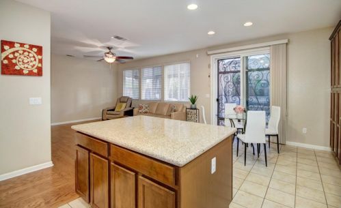 9872 Winkle Cir, Elk Grove CA  95757-6276 exterior