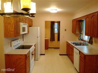 820 6th Ave, Williston ND  58801-5622 exterior