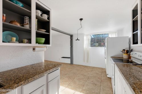 2515 10 St, Phoenix AZ 85020-5821 exterior