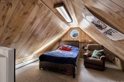 352 Shrub Rd, Bristol CT  06010-2473 exterior