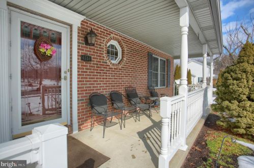 6550 Baywood Dr, Harrisburg PA 17111-6894 exterior