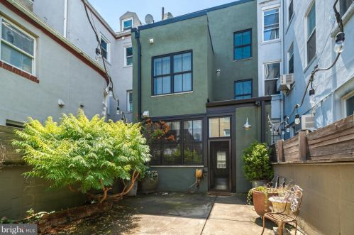 821 Fitzwater St, Philadelphia PA 19147-2836 exterior