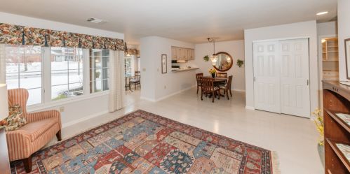 8978 Woodbridge Dr, Greendale, WI 53129-1084