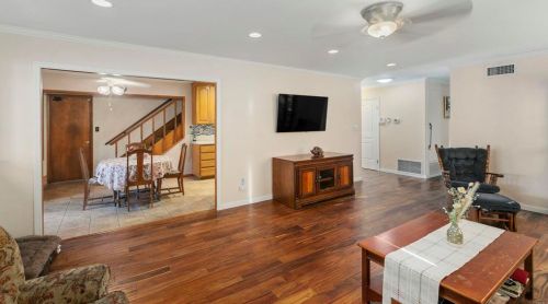 7430 Ballinger Ave, San Diego, CA 92119-1317