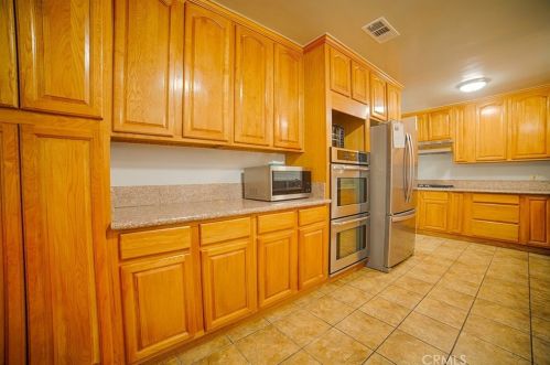 2561 Oregon Ave, Long Beach CA  90806-2826 exterior
