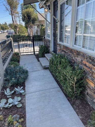 8208 Olanda St, Paramount CA 90723-2723 exterior