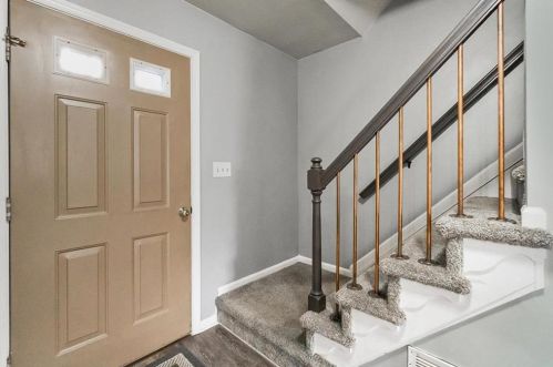 5 Fort Lee Ct, Easton PA  18040-1042 exterior