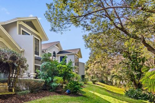 2631 Royal Liverpool Dr, Tarpon Springs FL 34688-6336 exterior