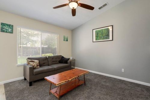 4609 Castle Grove Way, Elk Grove, CA 95758-3949