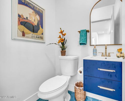 1111 Bethany Home Rd, Phoenix AZ  85014-2229 exterior