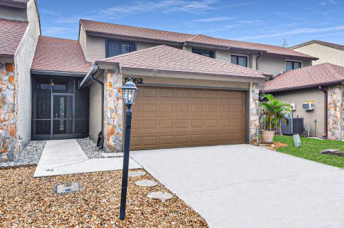 5052 Sesame St, West Palm Beach, FL 33418-3521