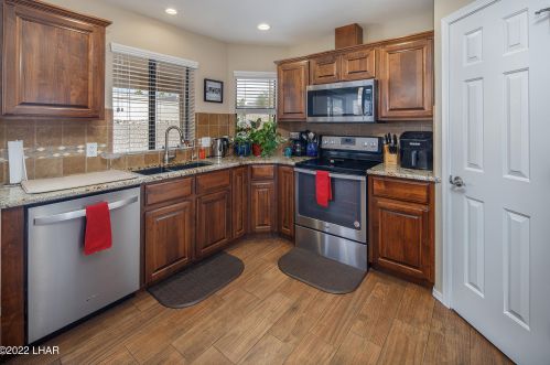 2417 Pima Dr, Lake Havasu City, AZ 86403-5053