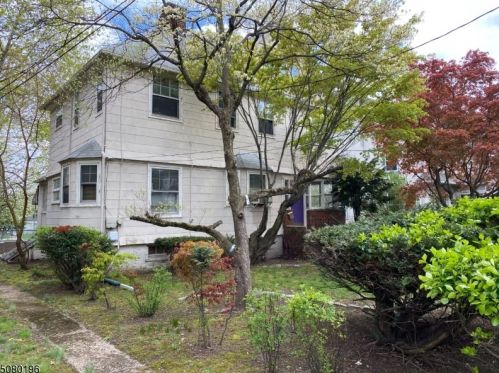 123 Elm St, Montclair, NJ 07042-3208