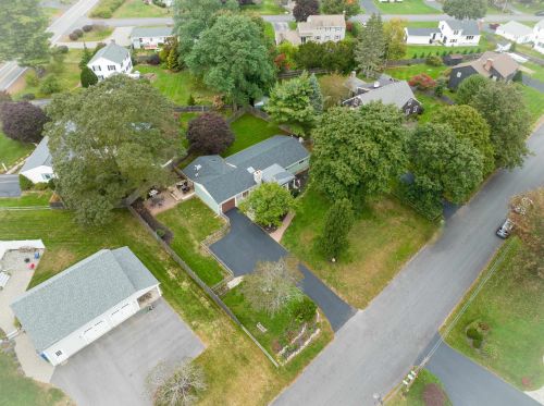 6 Sylvan Rd, North Hampton, NH 03862-2138