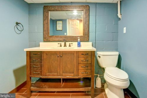 5 Lee St, Hanover PA  17331-1923 exterior