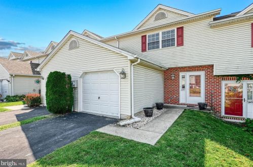 7251 Huntingdon St, Harrisburg, PA 17111-5275