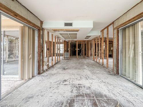 4752 Rue Helene, Sanibel FL  33957-2612 exterior