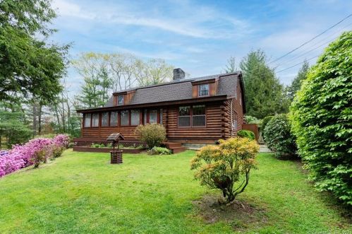 63 Red Oak Hill Rd, Farmington CT  06032-2201 exterior