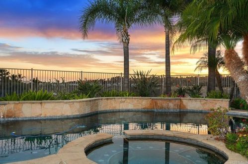 5491 Coach Ln, San Diego, CA 92130-3746