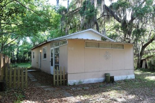 210 10th St, Crystal River, FL 34428-3530