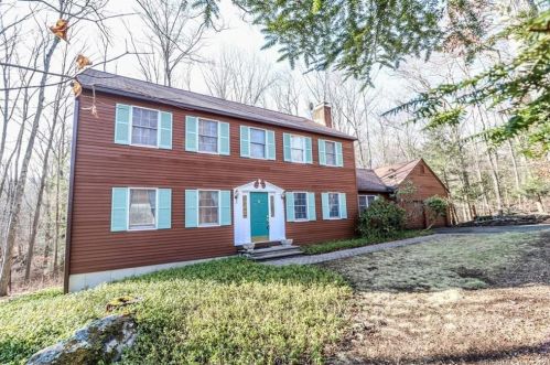 4 Hop Brook Rd, Brookfield Center, CT 06804-1327