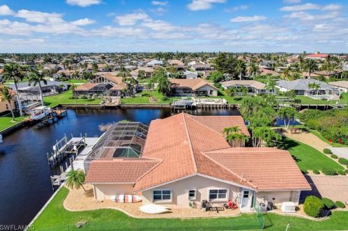 2012 27th Ter, Cape Coral FL  33904-3256 exterior