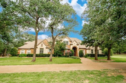 531 Hickory Ridge Cir, Argyle, TX 76226-3944