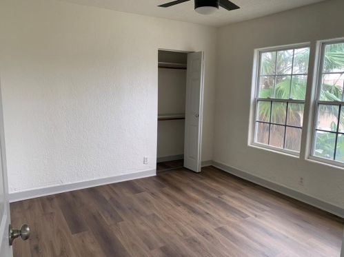 2202 67 St, Galveston TX 77551-1583 exterior