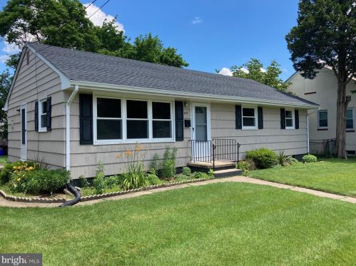 419 4th St, Florence, NJ 08518-1801