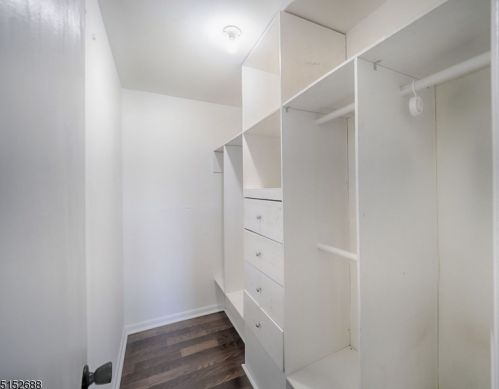 1 Stonyridge Dr, Lincoln Park NJ  07035-2238 exterior